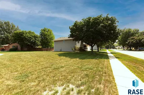 816 S Parkview Blvd, Brandon, SD 57005 photo 28