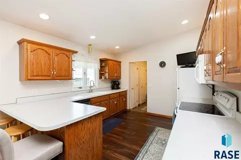 816 S Parkview Blvd, Brandon, SD 57005 photo 6