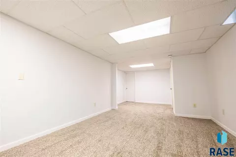 1016 S Rowley St, Mitchell, SD 57301 photo 27