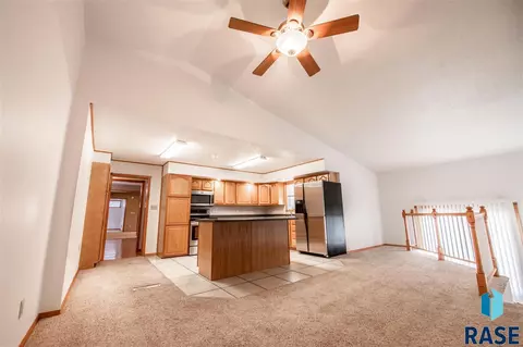 1016 S Rowley St, Mitchell, SD 57301 photo 13