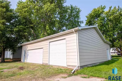1016 S Rowley St, Mitchell, SD 57301 photo 33