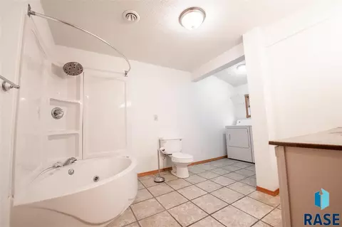 1016 S Rowley St, Mitchell, SD 57301 photo 16