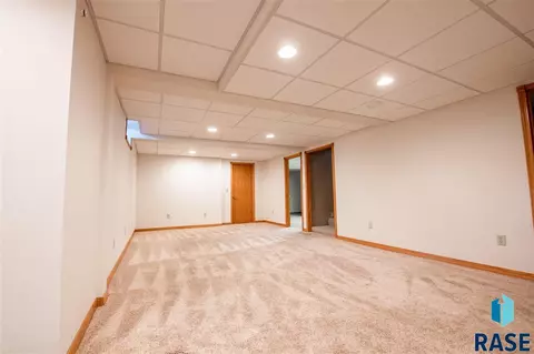 1016 S Rowley St, Mitchell, SD 57301 photo 23