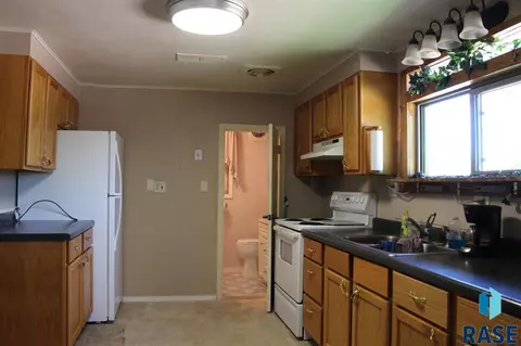 200 E 5th St, Bridgewater, SD 57319 photo 11