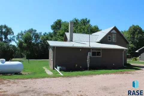 200 E 5th St, Bridgewater, SD 57319 photo 4