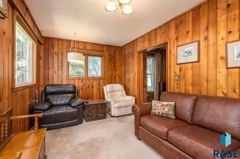 568 E 3rd St, Parker, SD 57053 photo 5