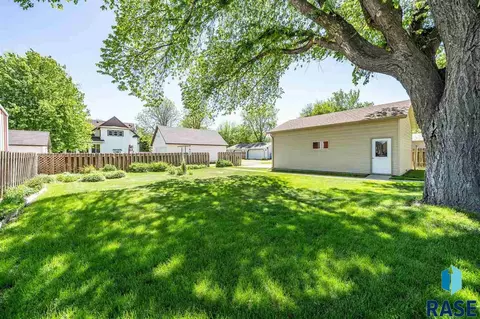 568 E 3rd St, Parker, SD 57053 photo 30