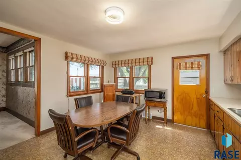 568 E 3rd St, Parker, SD 57053 photo 8