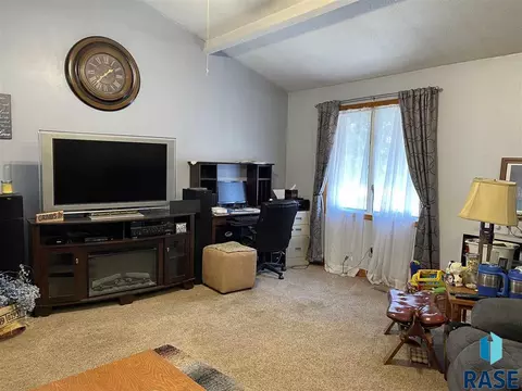 303 E Wagner St, Marion, SD 57043 photo 7