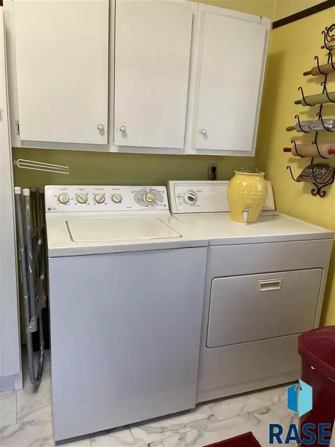 303 E Wagner St, Marion, SD 57043 photo 5