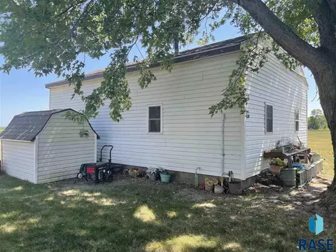 303 E Wagner St, Marion, SD 57043 photo 30