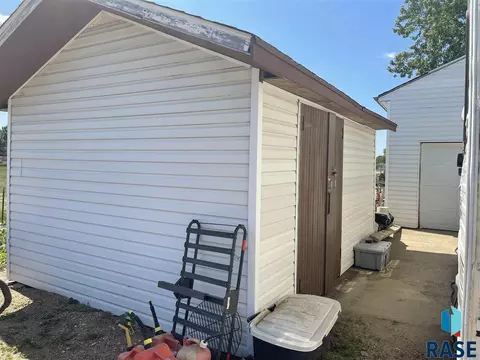 303 E Wagner St, Marion, SD 57043 photo 33