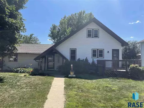 303 E Wagner St, Marion, SD 57043 photo 1