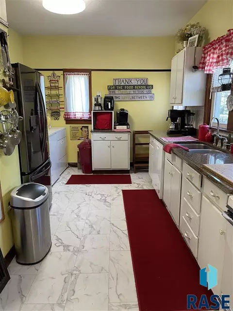 303 E Wagner St, Marion, SD 57043 photo 4