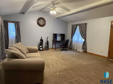 303 E Wagner St, Marion, SD 57043 photo 6