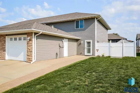 320 Scott Pl, Tea, SD 57064 photo 1