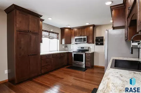 320 Scott Pl, Tea, SD 57064 photo 5