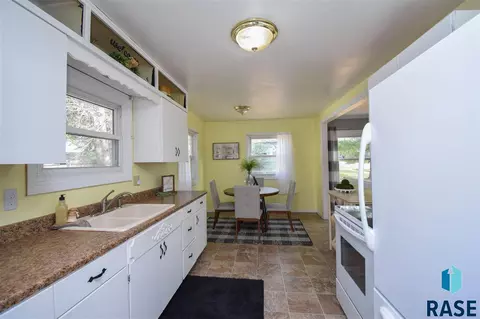520 W Mcclellan St, Sioux Falls, SD 57104 photo 6