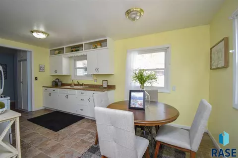 520 W Mcclellan St, Sioux Falls, SD 57104 photo 7