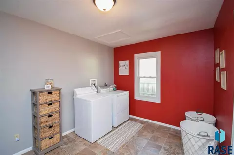 520 W Mcclellan St, Sioux Falls, SD 57104 photo 25