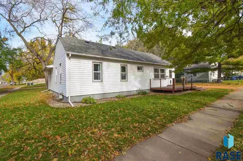 520 W Mcclellan St, Sioux Falls, SD 57104 photo 3
