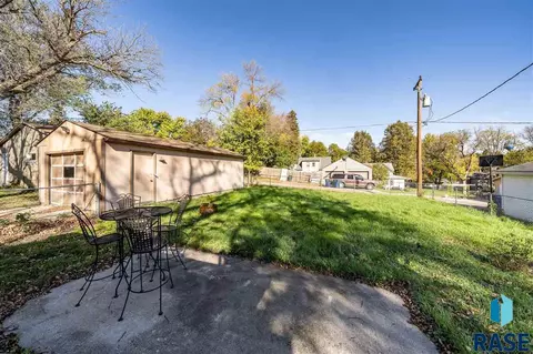 306 E 6th St, Dell Rapids, SD 57022 photo 13