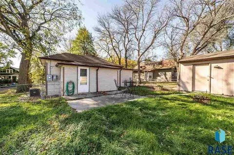 306 E 6th St, Dell Rapids, SD 57022 photo 14