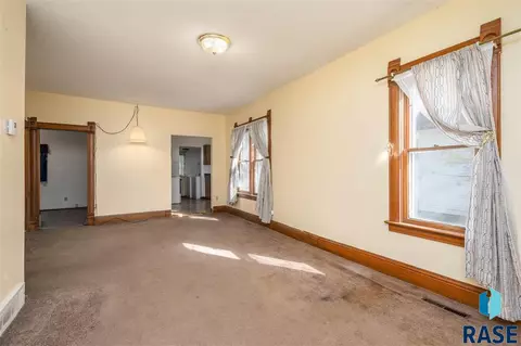 306 E 6th St, Dell Rapids, SD 57022 photo 3