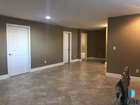 833 N Cedar St, Canton, SD 57013 photo 11