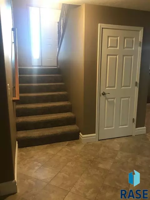 833 N Cedar St, Canton, SD 57013 photo 17