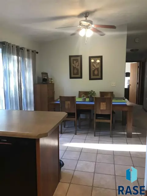 833 N Cedar St, Canton, SD 57013 photo 5