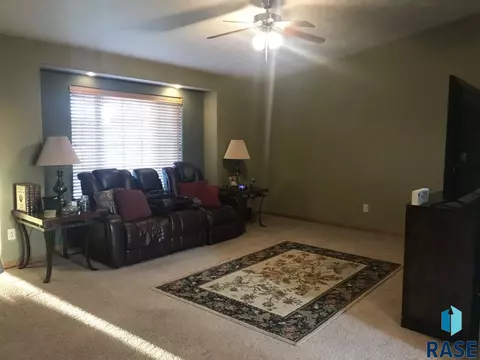833 N Cedar St, Canton, SD 57013 photo 2