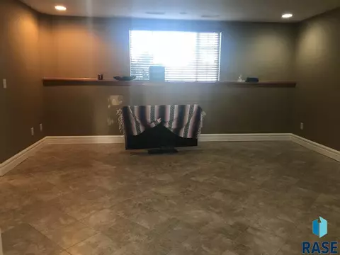 833 N Cedar St, Canton, SD 57013 photo 12