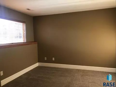 833 N Cedar St, Canton, SD 57013 photo 13