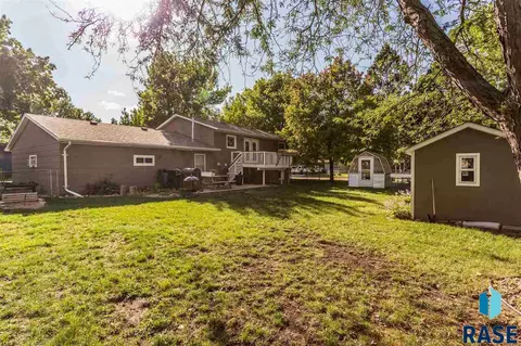 5200 S Landsdown Dr, Sioux Falls, SD 57106 photo 7