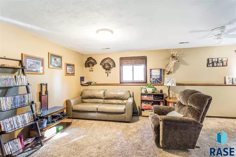 5200 S Landsdown Dr, Sioux Falls, SD 57106 photo 22