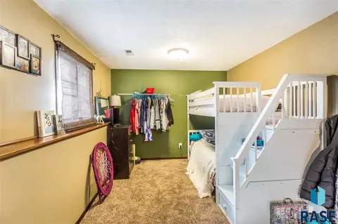 5200 S Landsdown Dr, Sioux Falls, SD 57106 photo 24
