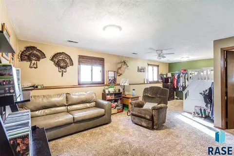 5200 S Landsdown Dr, Sioux Falls, SD 57106 photo 23