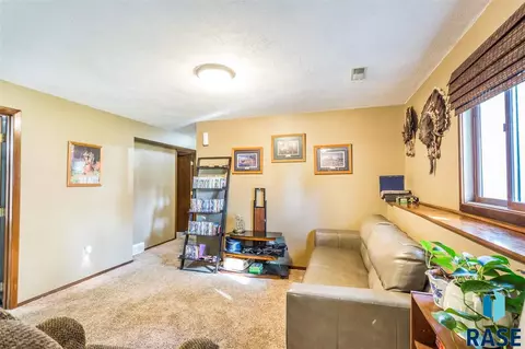 5200 S Landsdown Dr, Sioux Falls, SD 57106 photo 21