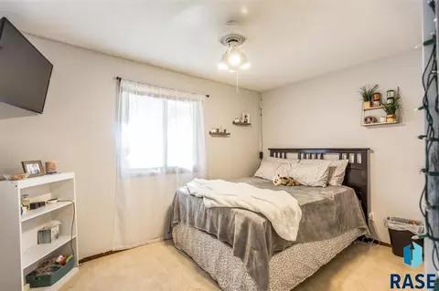 5200 S Landsdown Dr, Sioux Falls, SD 57106 photo 20