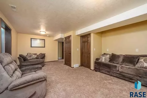 3317 E Brewster St, Sioux Falls, SD 57108 photo 21