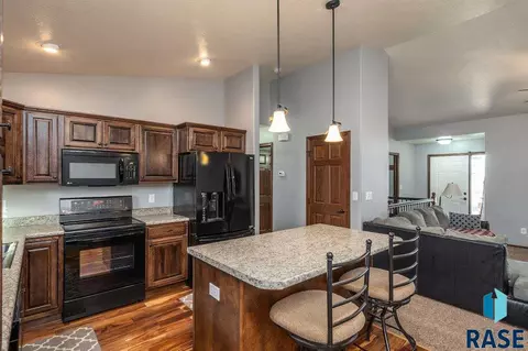 3317 E Brewster St, Sioux Falls, SD 57108 photo 3