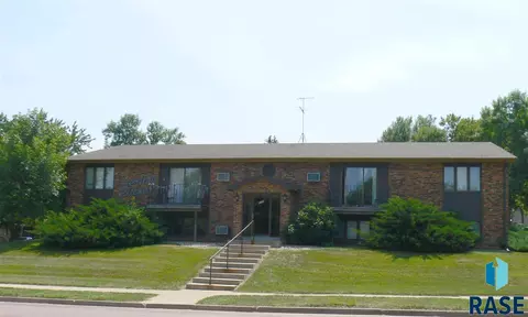 3309 E 28th St, Sioux Falls, SD 57103 photo 4