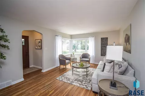 2407 S Phillips Ave, Sioux Falls, SD 57105 photo 10