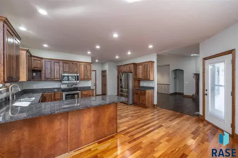 206 E Pinehurst Cir, Sioux Falls, SD 57108 photo 6