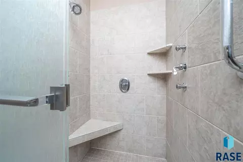 206 E Pinehurst Cir, Sioux Falls, SD 57108 photo 12