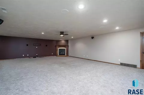 206 E Pinehurst Cir, Sioux Falls, SD 57108 photo 16