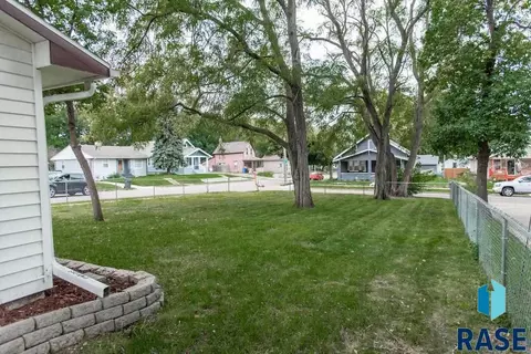 1320 E 3rd St, Sioux Falls, SD 57103 photo 13