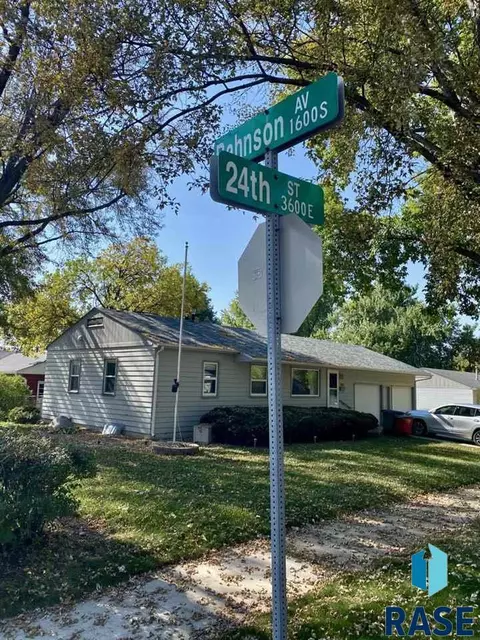 3613 E 24th St, Sioux Falls, SD 57103 photo 1