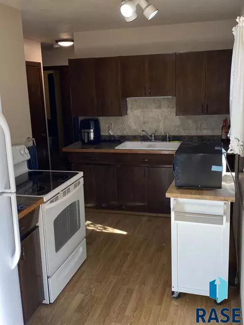 3613 E 24th St, Sioux Falls, SD 57103 photo 9